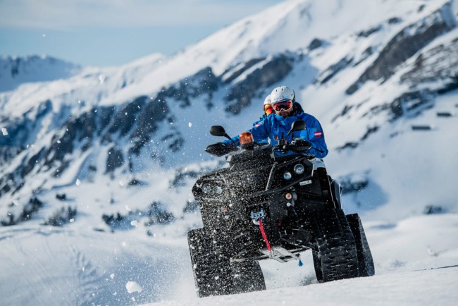 Quad fahren in einer top ausgestatteten Skischule